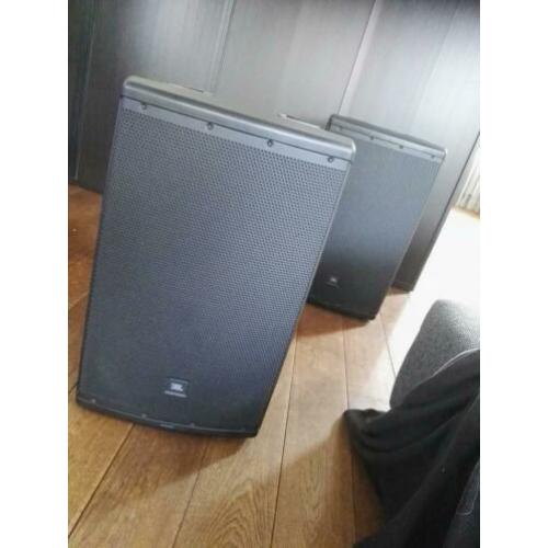 Jbl eon615 met beschermhoezen (1000W piek /speaker)
