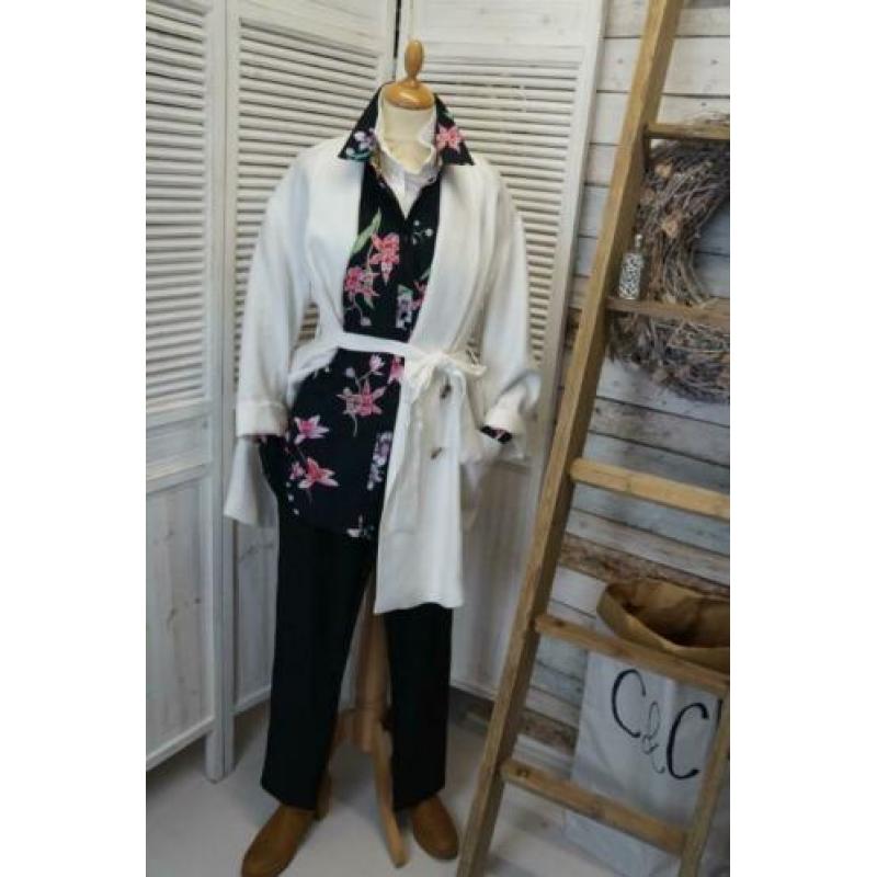 *NIEUW* Blouse met bloemmotief STUDIO ANNELOES L(40/42)