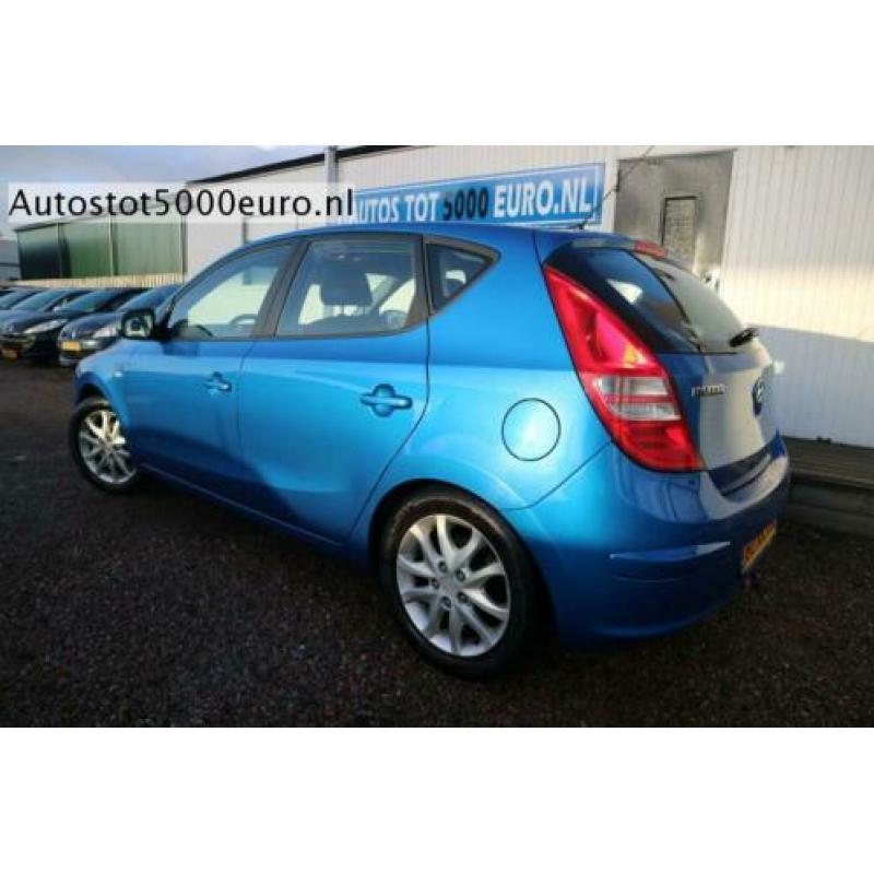 Hyundai i30 1.6i CVVT Dynamic Luxe 5DRS,AircoAudio !