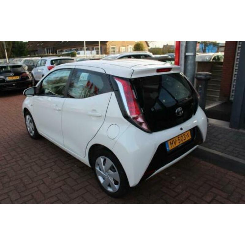 Toyota Aygo 1.0 VVT-i 69pk 5D x-play Camera