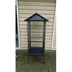 Grote vogelkooi incl. Kooi accessories. Kan ook zonder dak.