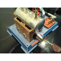 Oude werkende stoommachine Wilesco D5