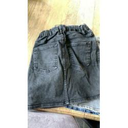 Drie mooie jeans/spijkerrokjes maat S van de Zara
