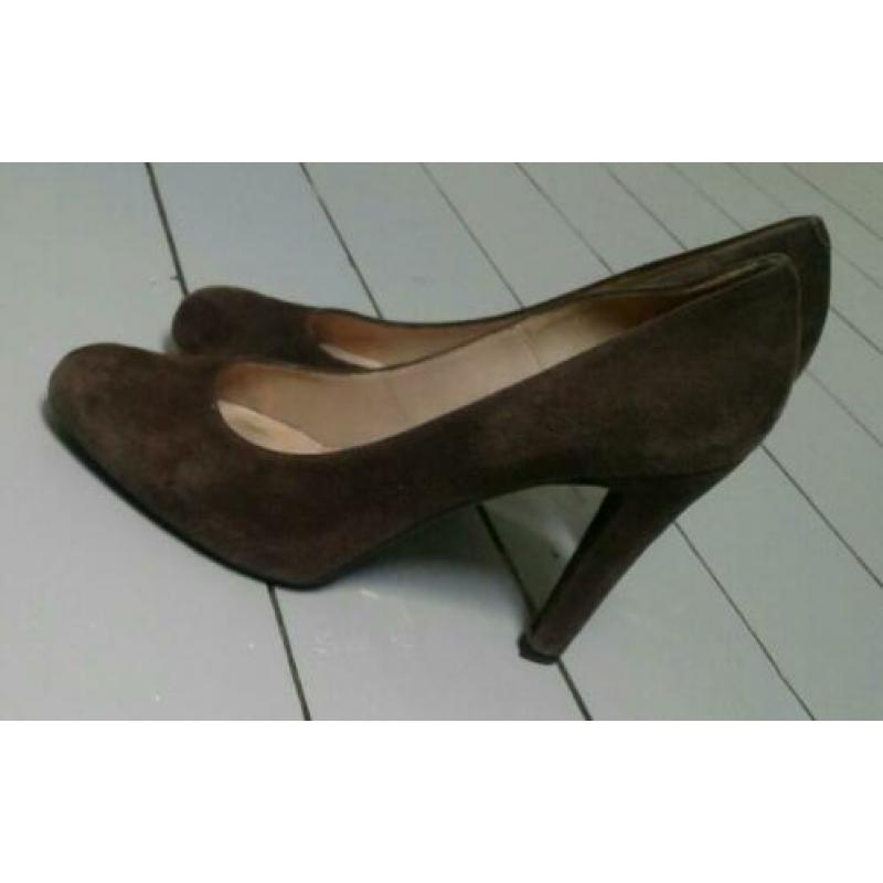 Mooie bruine suede Unisa pumps maat 39