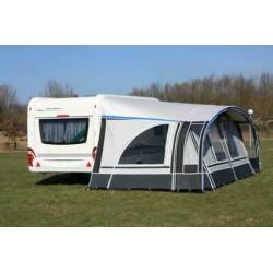 Fortex grote voortent komt van een hobby 560 prestige.