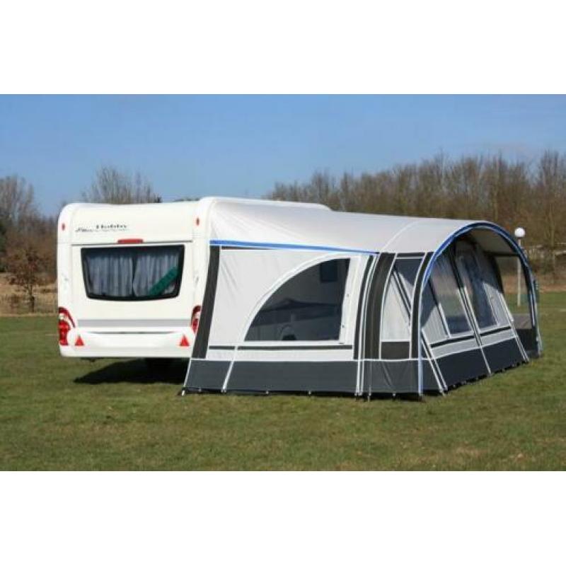 Fortex grote voortent komt van een hobby 560 prestige.