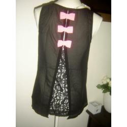 LEUKE en TRENDY zwarte top met roze borduursel mt. M - nieuw