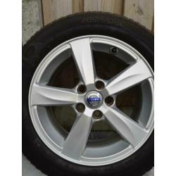 4x Volvo lichtmetalen Velgen en 4x Michelin 205/55/R16