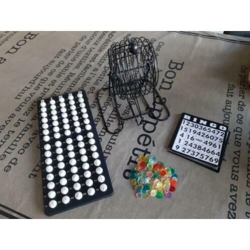 Bingo set helemaal compleet met kaarten en markers!