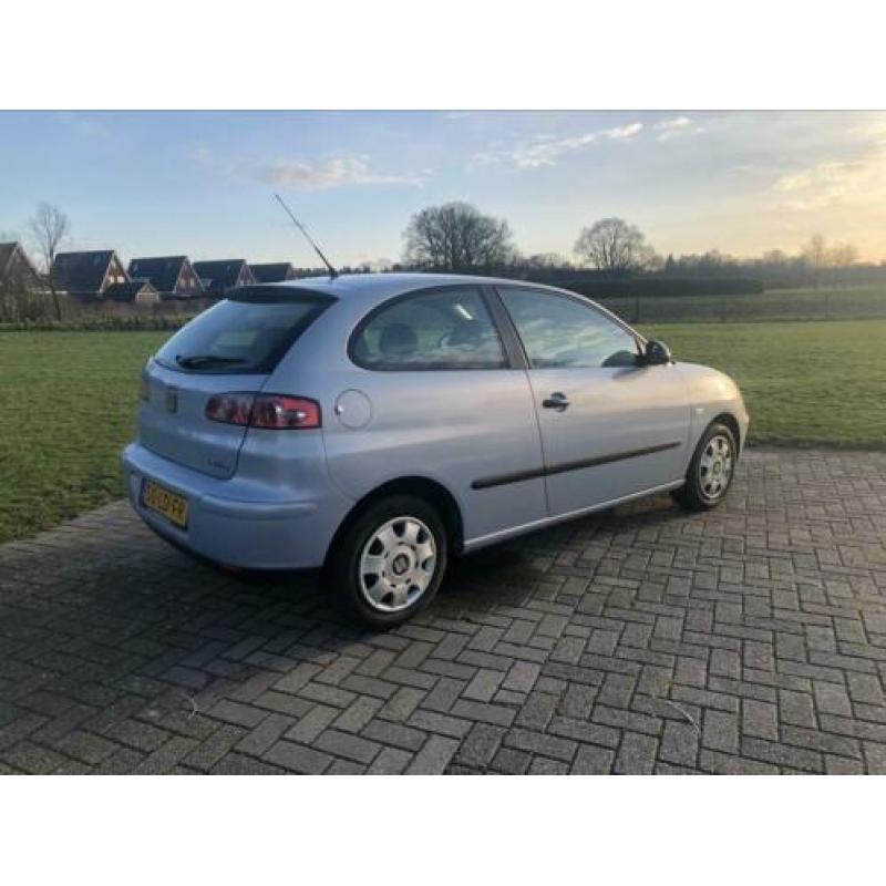 Seat Ibiza 1.2 47KW 2002 Blauw Nieuwe Apk