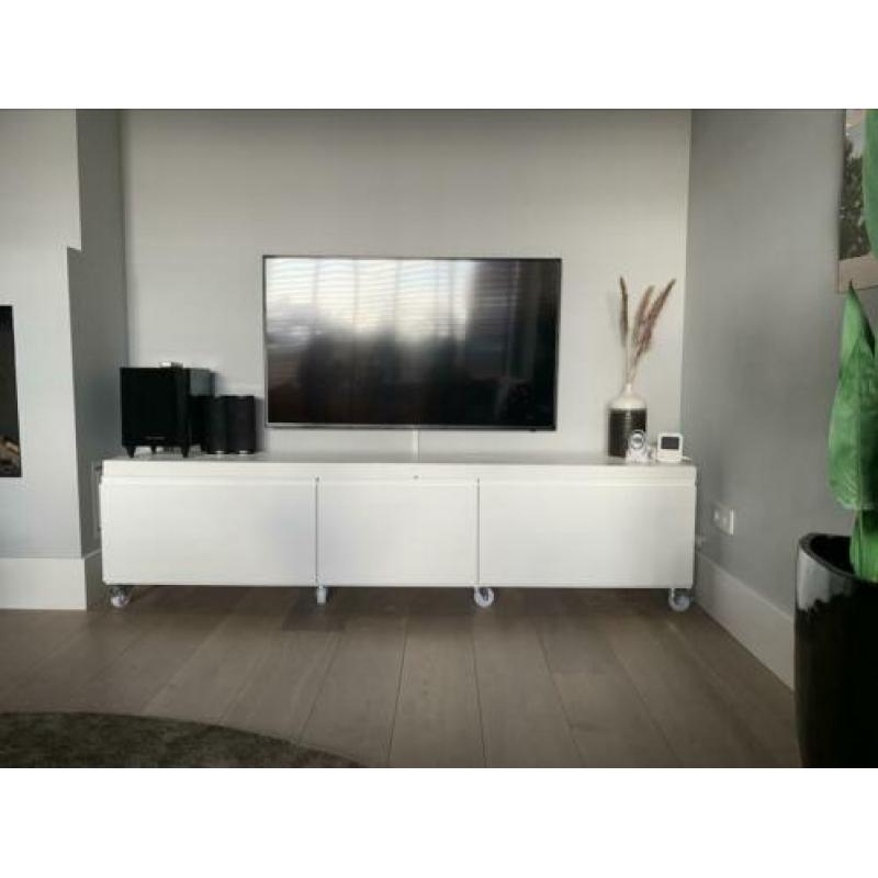 Gaaf tv meubel wit !