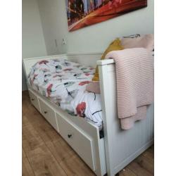 Bedbank met 3 lades en uitschuifbaar