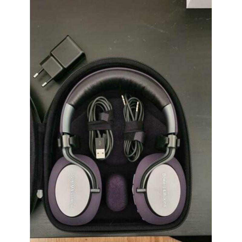 Bowers & Wilkins PX
