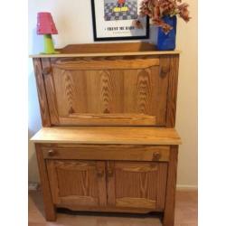 Commode van grenenhout