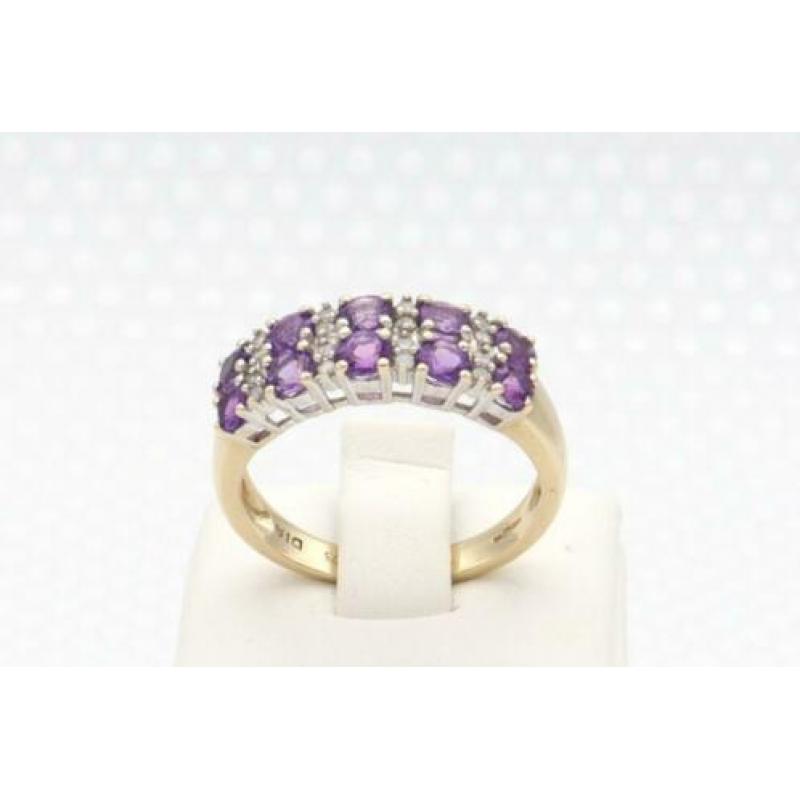 Gouden ring met amethist en diamant.Maat: 17.5.Nr: 2020/137.