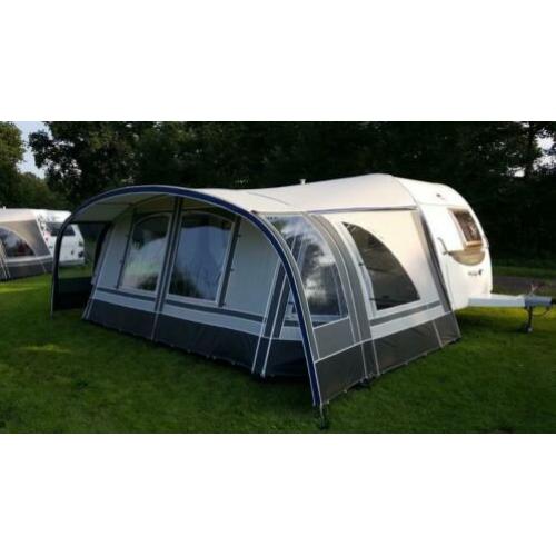 Fortex grote voortent komt van een hobby 560 prestige.