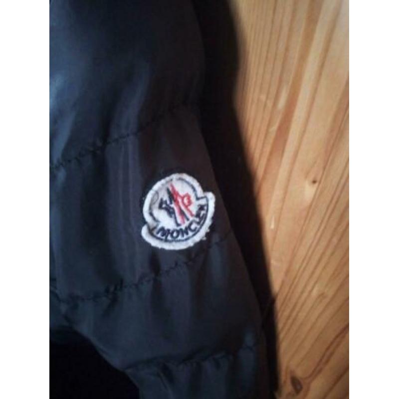 MONCLER zwarte stoere jas! €19;