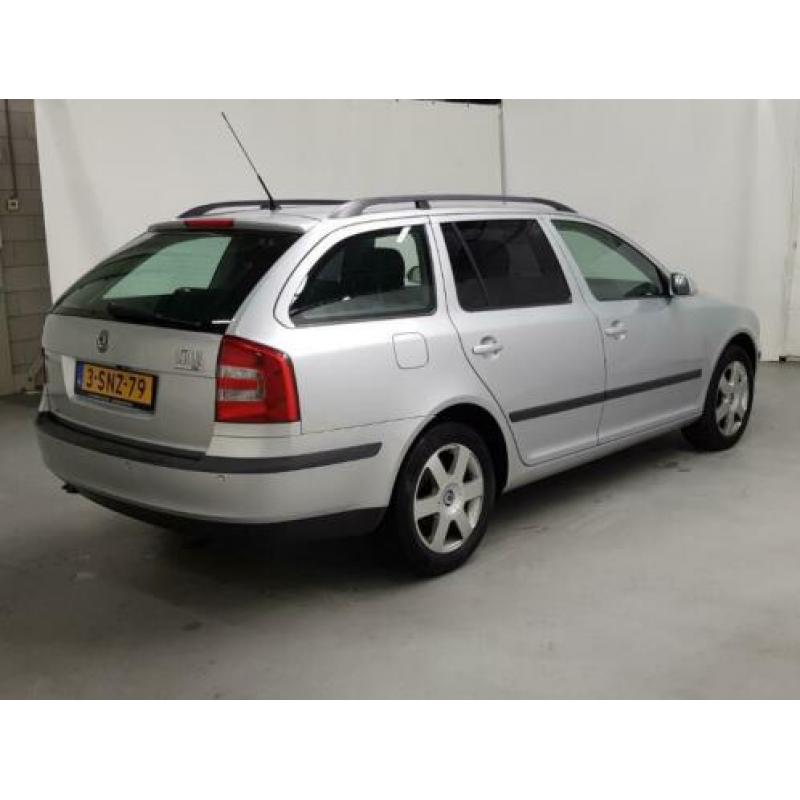 Skoda Octavia Combi 1.9 TDI Ambiente DSG|AUT|CAMERA|NAVI|PDC
