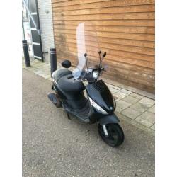 Piaggio zip Bj. 2014 zwart snor