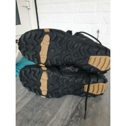 Nieuwe dames wandelschoen/snowboots. 38. Novadry