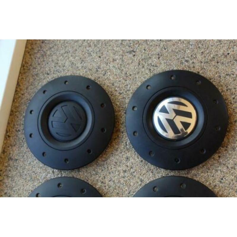 VW T5: set naafkappen 16 en 17 inch (voor stalen velgen)