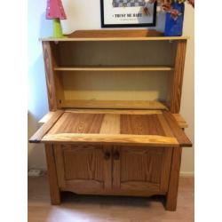 Commode van grenenhout