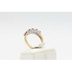 Gouden ring met amethist en diamant.Maat: 17.5.Nr: 2020/137.