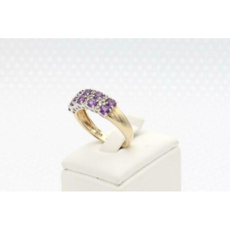 Gouden ring met amethist en diamant.Maat: 17.5.Nr: 2020/137.