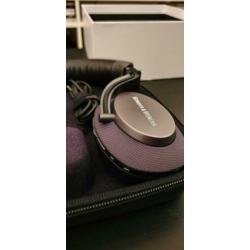 Bowers & Wilkins PX