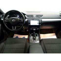 Skoda Superb Combi 1.6 TDI Executive Business DSG7 Navi, Xen