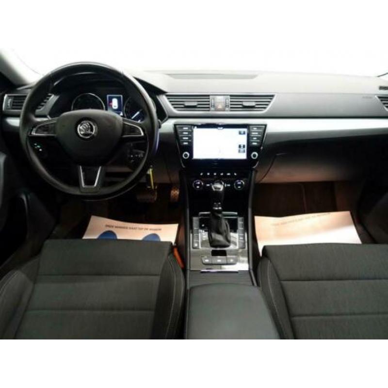Skoda Superb Combi 1.6 TDI Executive Business DSG7 Navi, Xen