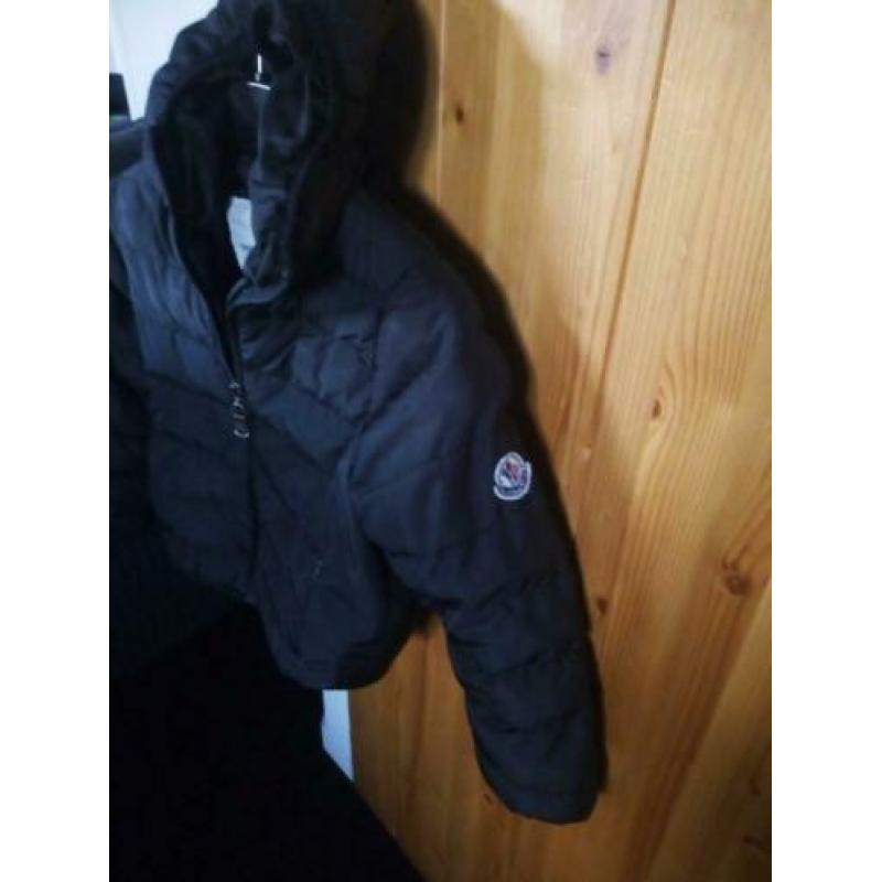 MONCLER zwarte stoere jas! €19;