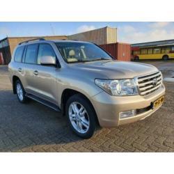 Toyota LAND CRUISER (200 SERIES) V8 4.5 D-4D Autom. 7p