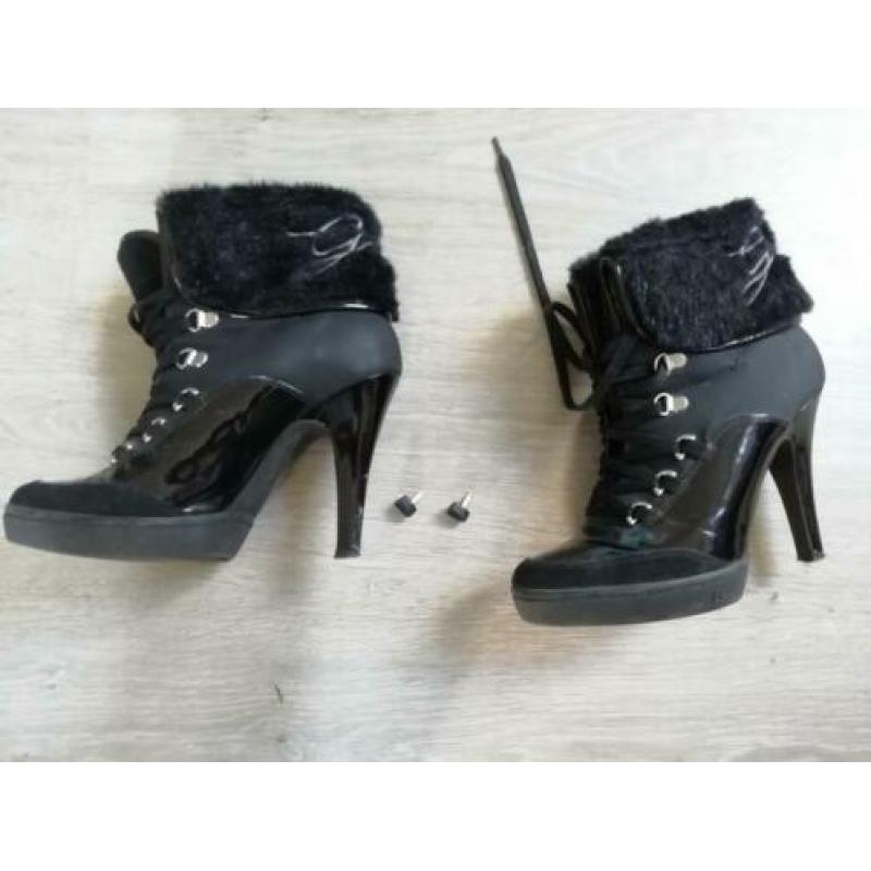 Guess schoenen maat 39