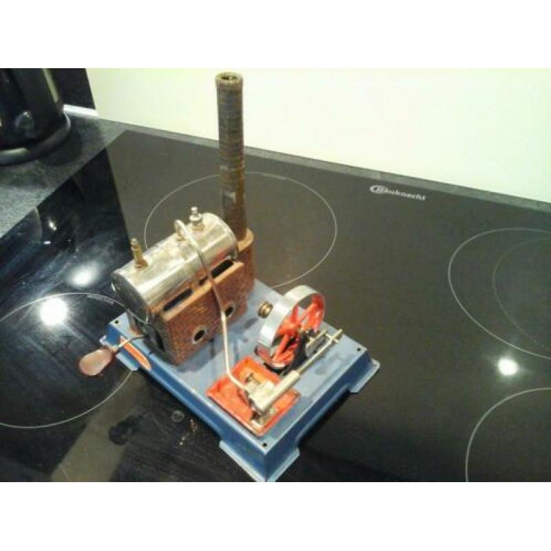 Oude werkende stoommachine Wilesco D5