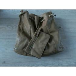 Leuke beige damestas met bijpassende beurs voor 7,50
