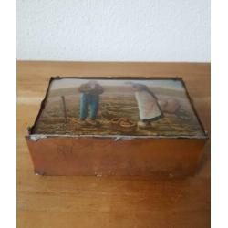 Oude koperen brievenhouder