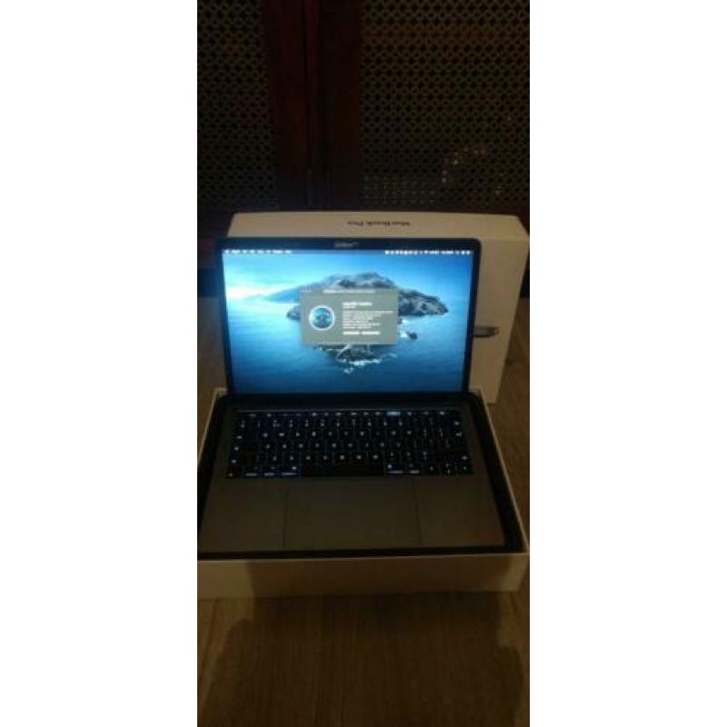 Meest uitgebreide MBP met touchbar. nieuwprijs €2.500