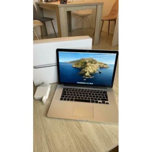 Apple MacBook Pro 15 Inch Mid 2015/ 512GB/ 2.5GHz i7 Met Bon
