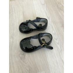Schattige zwarte lak baby schoentjes
