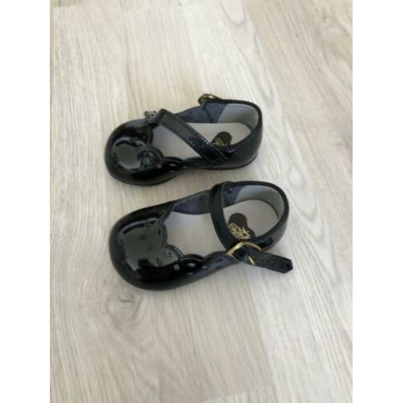 Schattige zwarte lak baby schoentjes