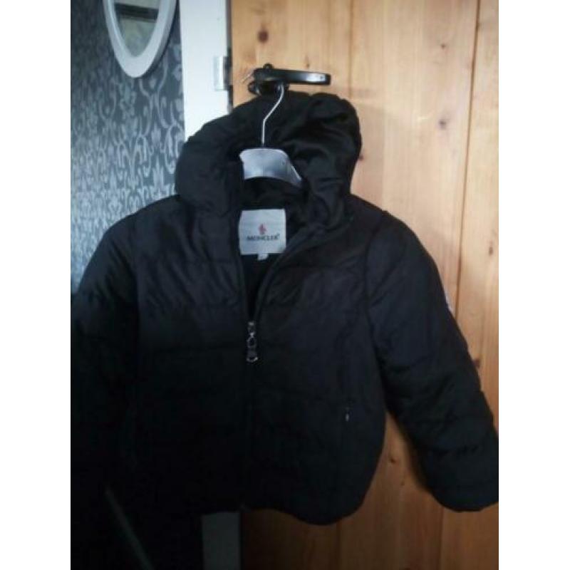 MONCLER zwarte stoere jas! €19;