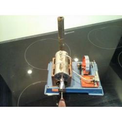 Oude werkende stoommachine Wilesco D5