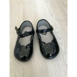Schattige zwarte lak baby schoentjes