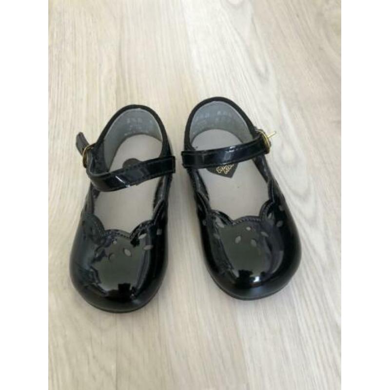 Schattige zwarte lak baby schoentjes