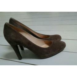 Mooie bruine suede Unisa pumps maat 39