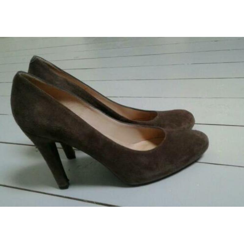 Mooie bruine suede Unisa pumps maat 39