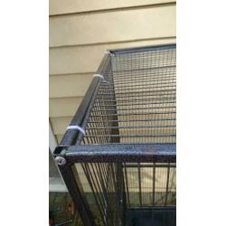 Grote vogelkooi incl. Kooi accessories. Kan ook zonder dak.
