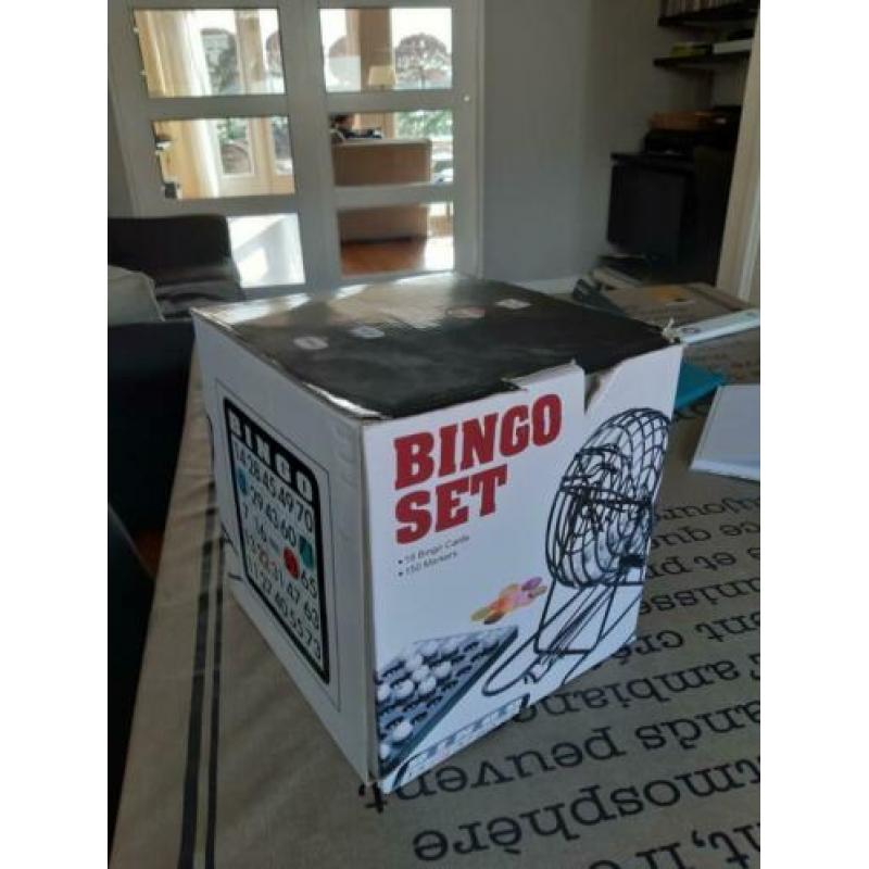 Bingo set helemaal compleet met kaarten en markers!