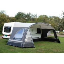 Fortex grote voortent komt van een hobby 560 prestige.